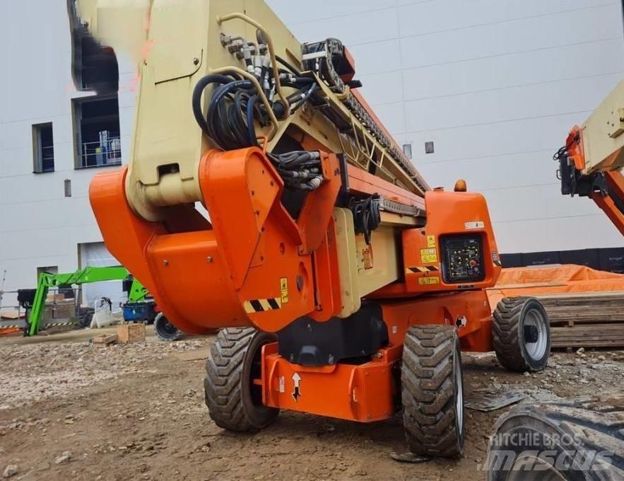 JLG 1250 AJP Plataformas con brazo de elevación manual