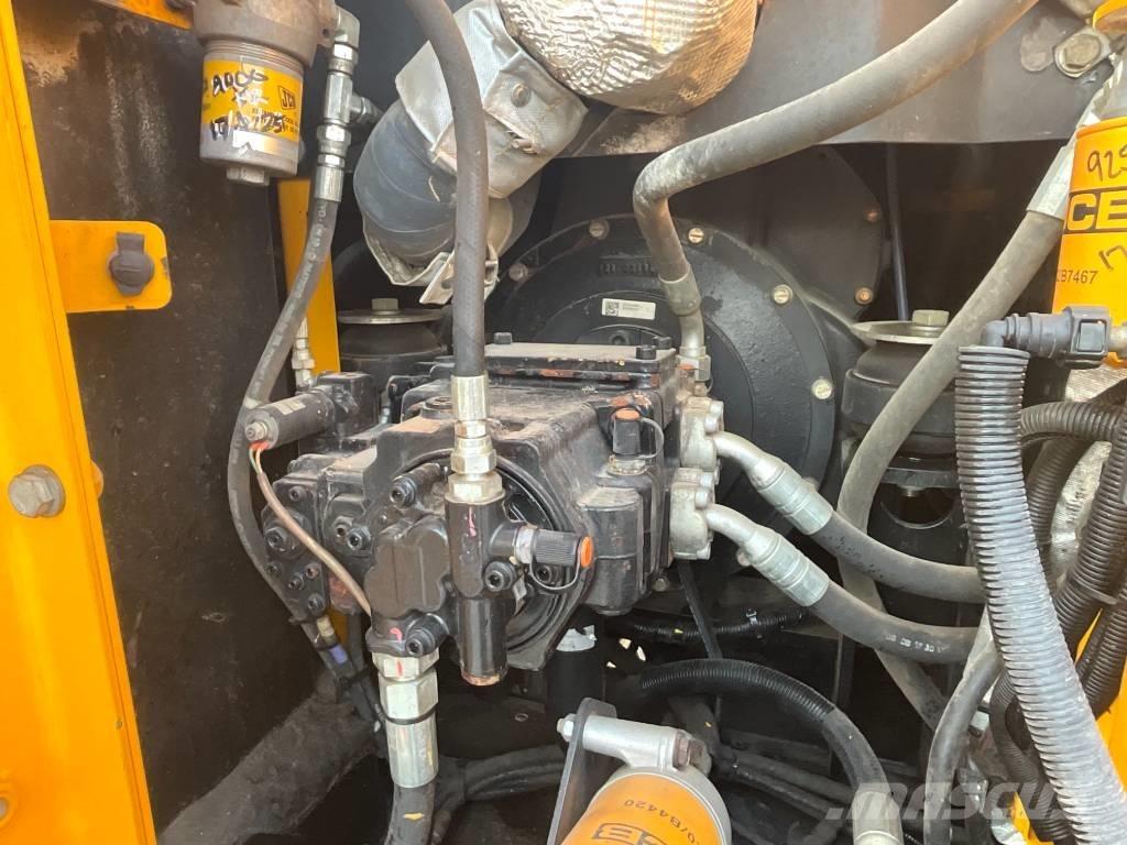 JCB JS 130 LC 4F Excavadoras sobre orugas