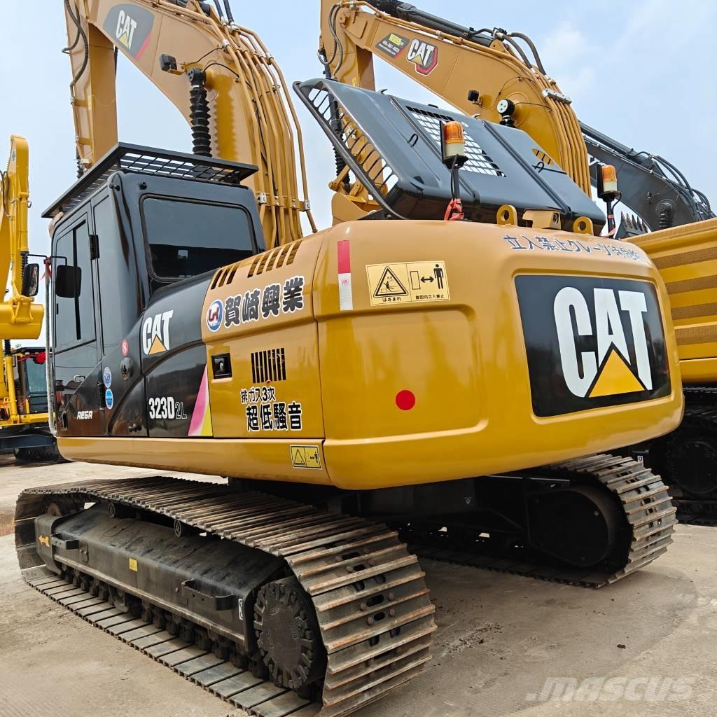 CAT 323 D L Excavadoras sobre orugas