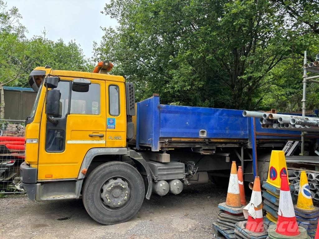 Volvo FL 220 Camiones de cama baja
