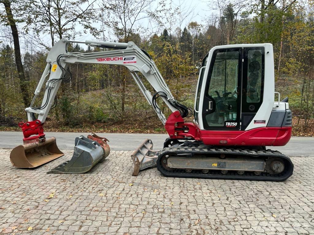 Takeuchi TB 250 Miniexcavadoras