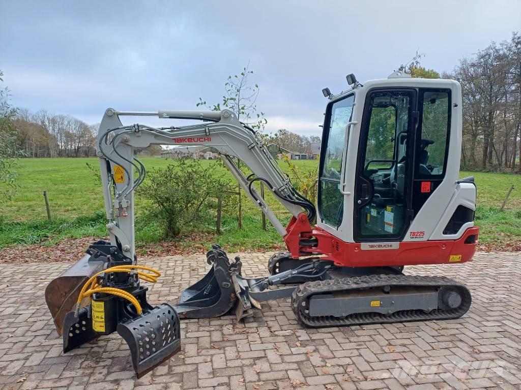 Takeuchi TB 225 Miniexcavadoras