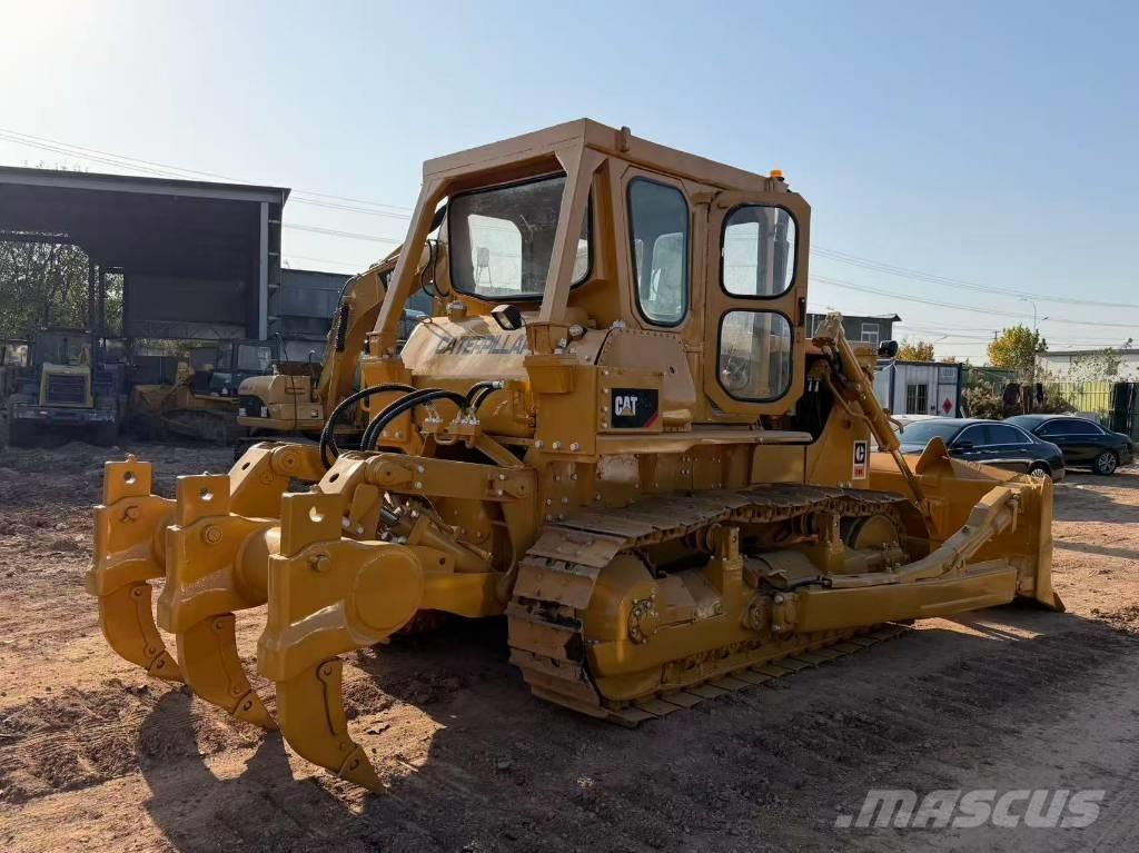 CAT D8K Buldozer sobre oruga