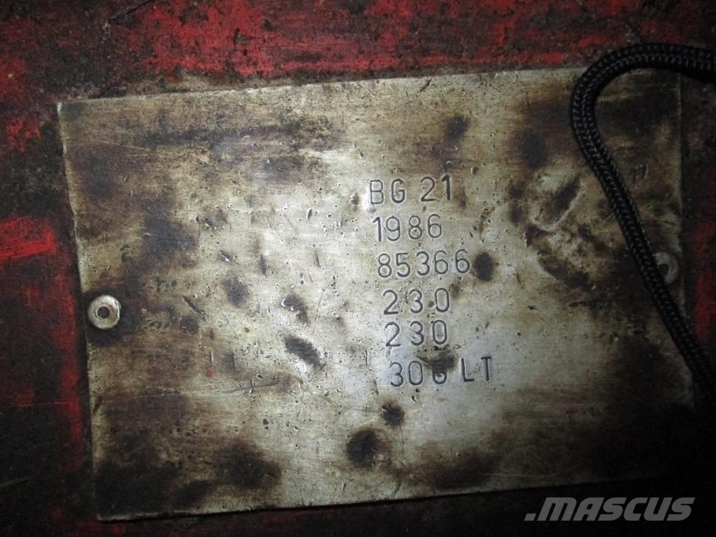  Kran-Skopa 300 liter Accesorios para manejo de carga