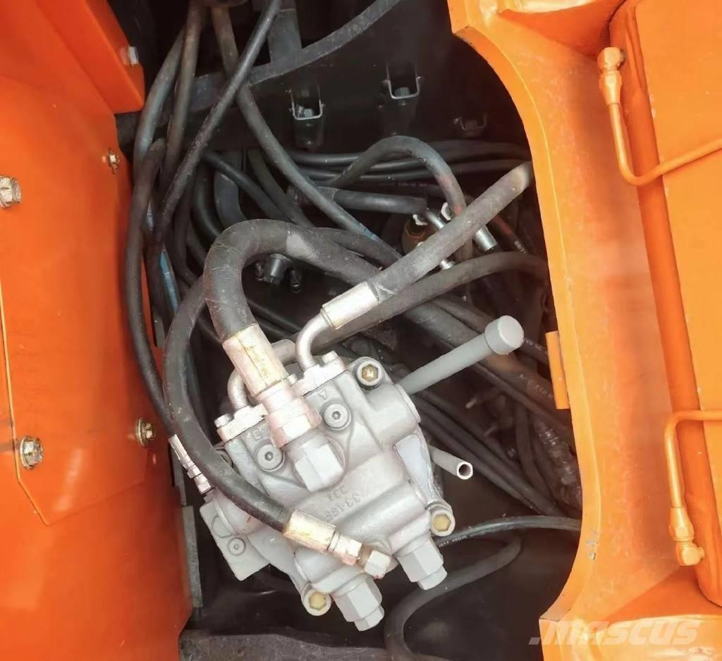 Hitachi 135US Excavadoras sobre orugas