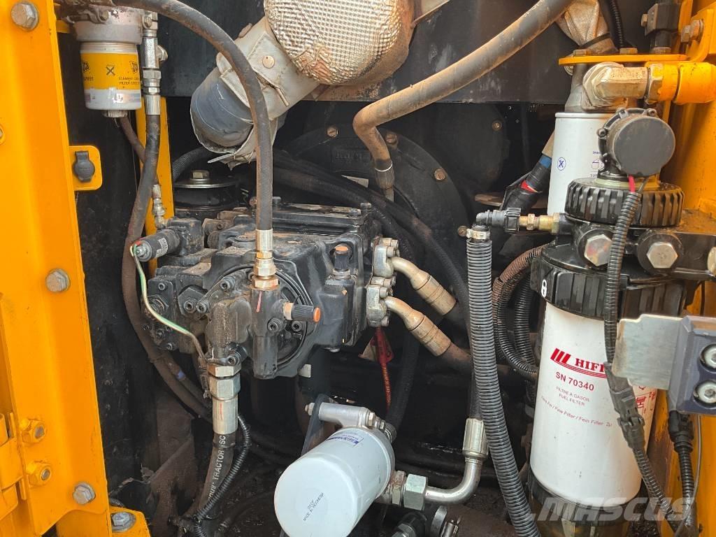 JCB JS 130 LC Excavadoras sobre orugas