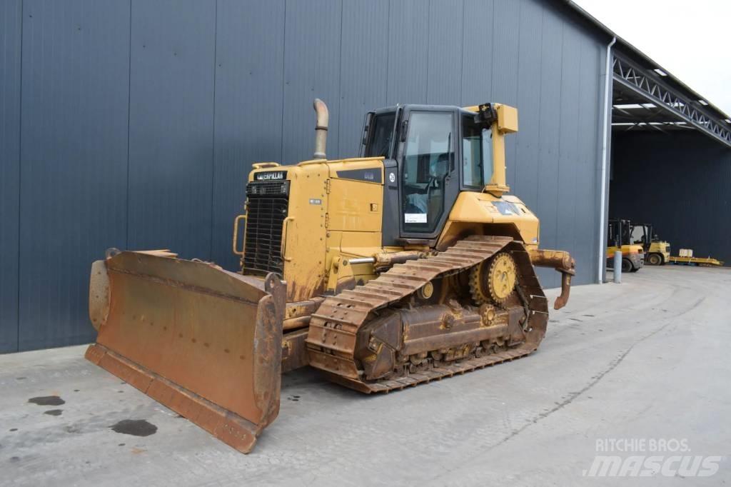 CAT D6N XL Buldozer sobre oruga