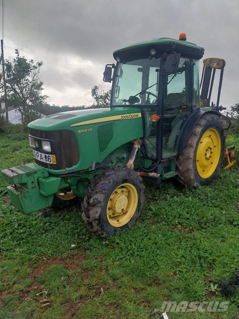 John Deere 5075 E Tractores