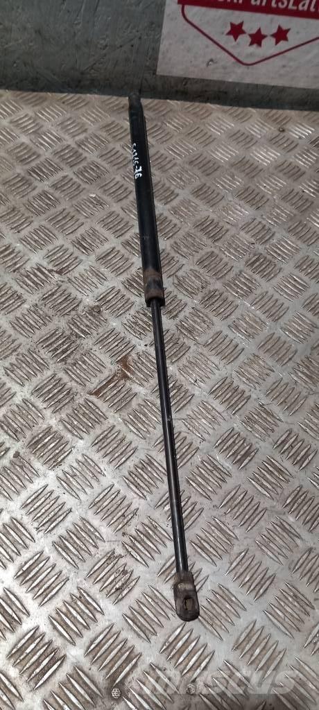 Scania R 440   1761668 Cabinas