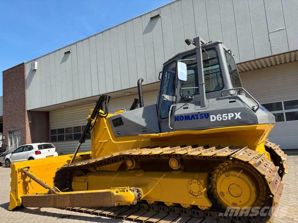Komatsu D 65 PX-12 Buldozer sobre oruga
