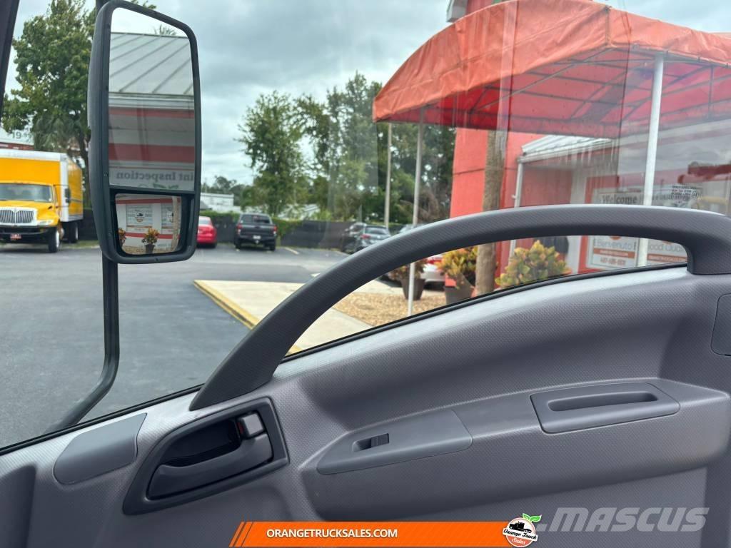 Isuzu NQR Camiones con caja de remolque