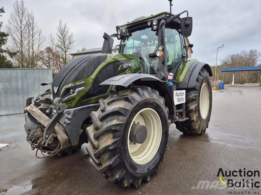 Valtra T235 Tractores