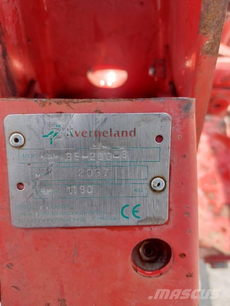 Kverneland EM 85 4 Arados reversibles