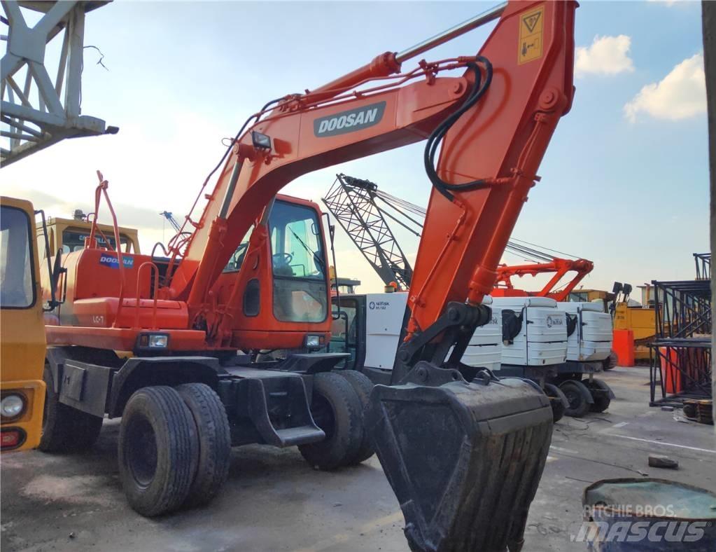 Doosan DH150W Excavadoras de ruedas