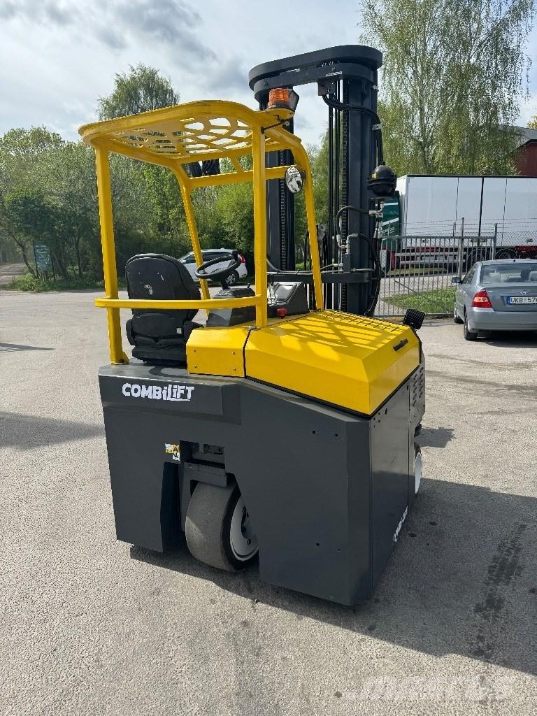 Combilift CBE3000 Montacargas de 4 vías
