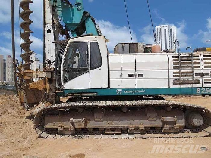 Casagrande B250 Perforadora de superficie