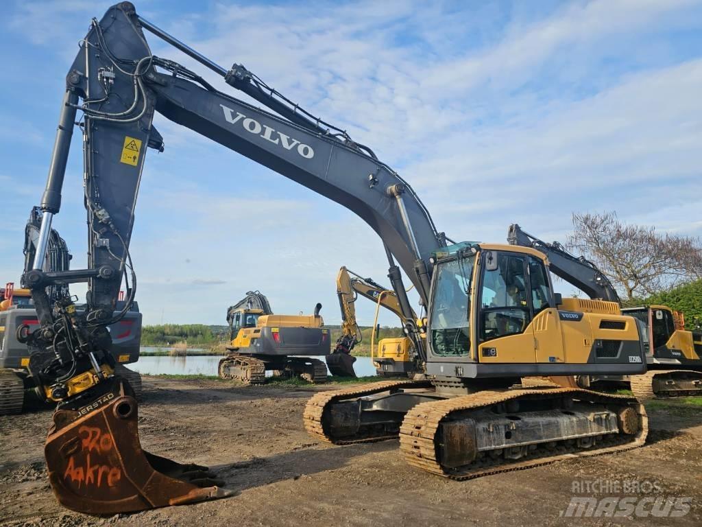 Volvo EC250DL Excavadoras sobre orugas