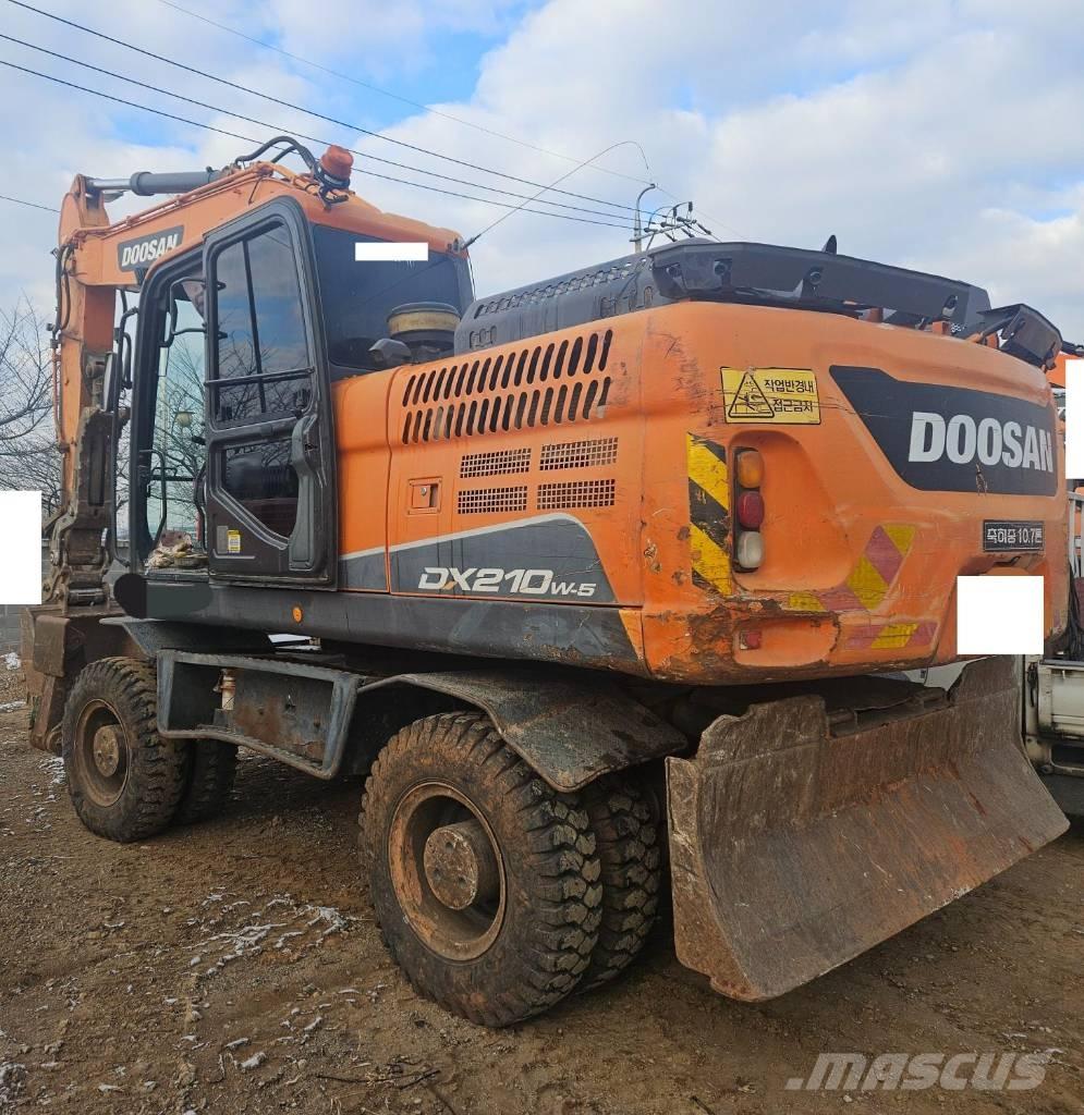 Doosan DX210WA Excavadoras de ruedas