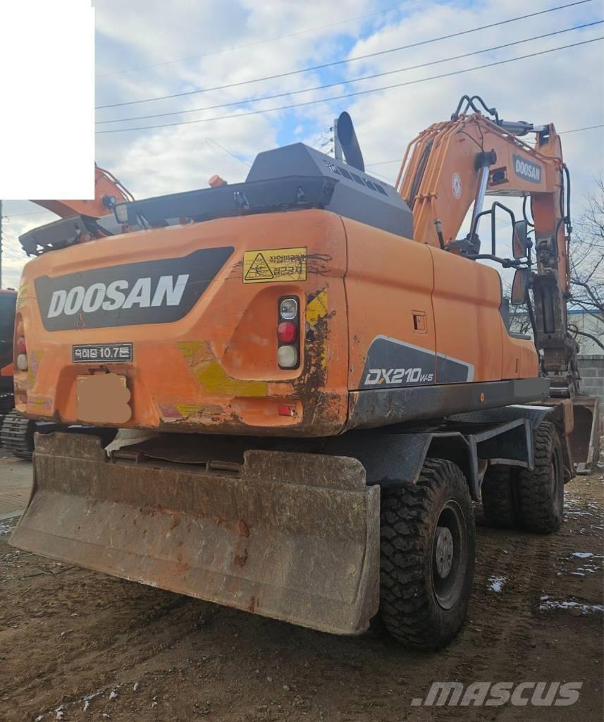 Doosan DX210WA Excavadoras de ruedas