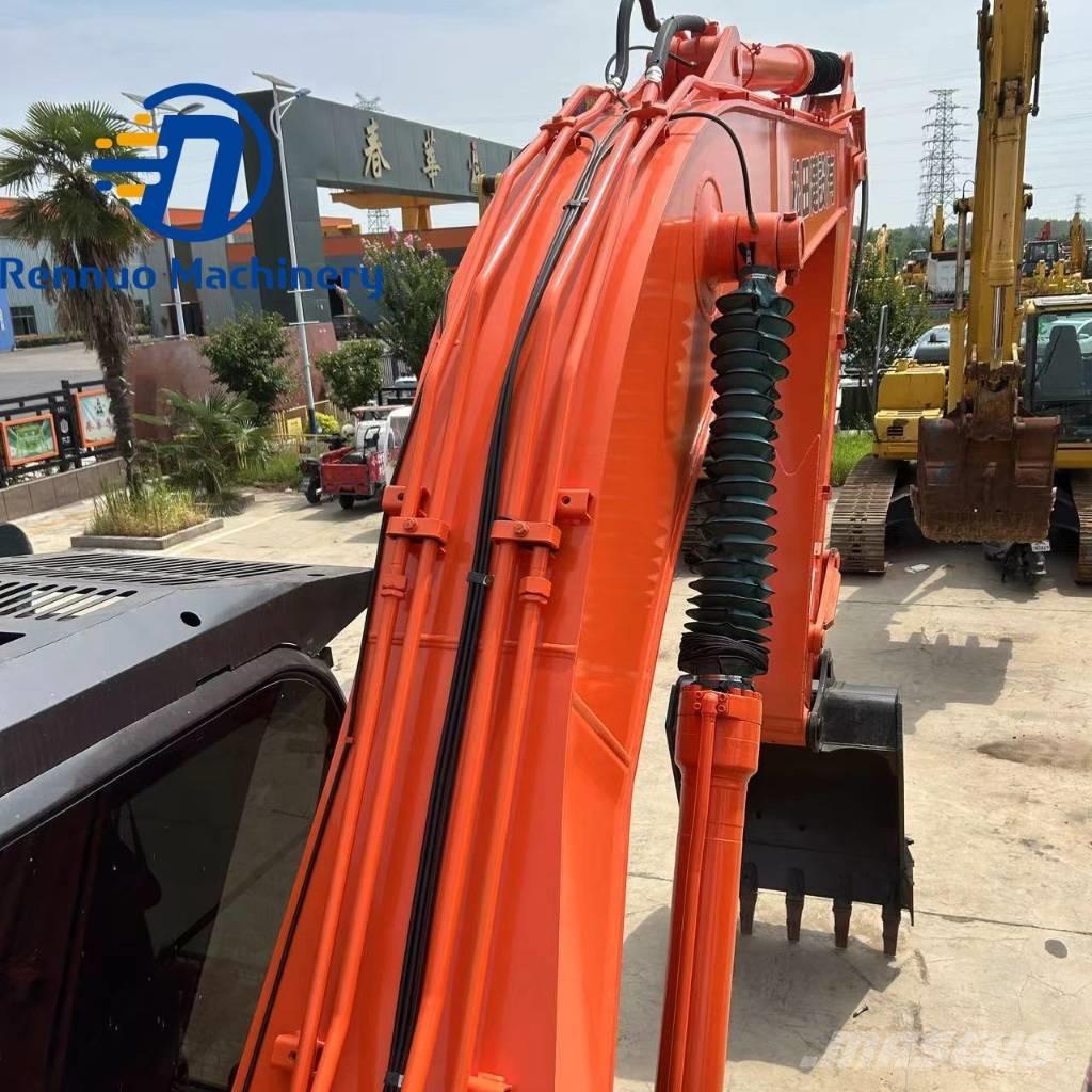 Hitachi ZX 200 Excavadoras sobre orugas