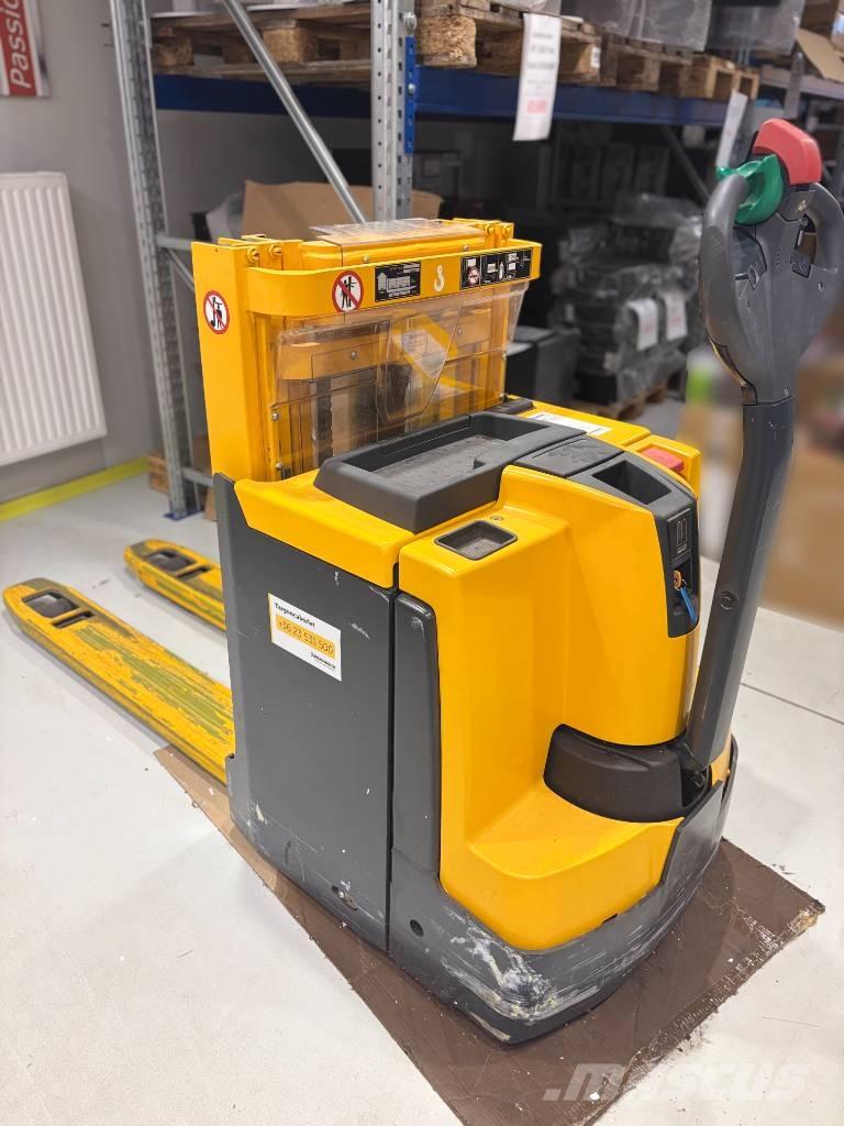 Jungheinrich EJD 220 Apiladoras eléctricos