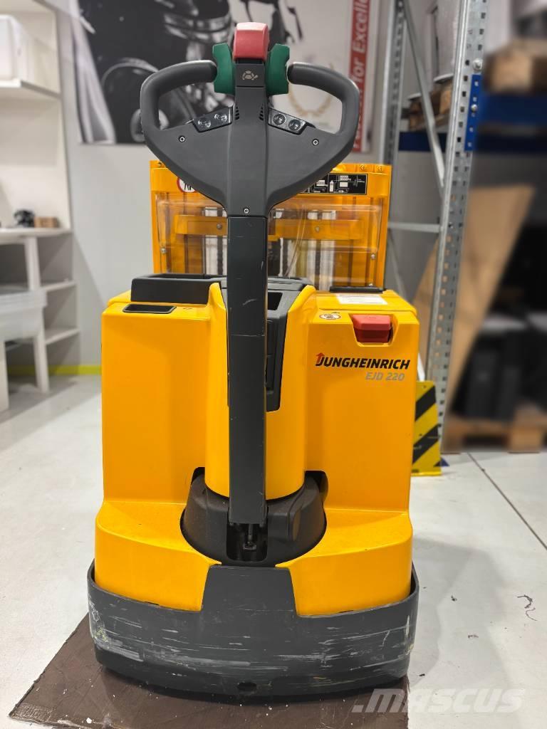 Jungheinrich EJD 220 Apiladoras eléctricos