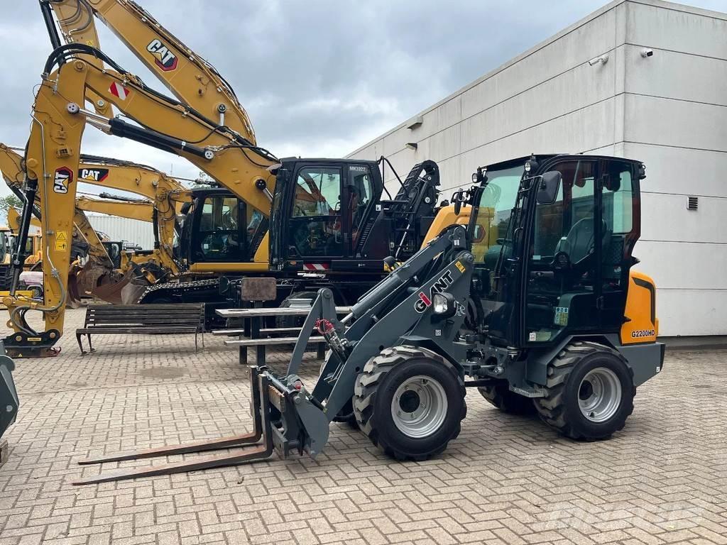 GiANT G2200HD Cargadoras sobre ruedas