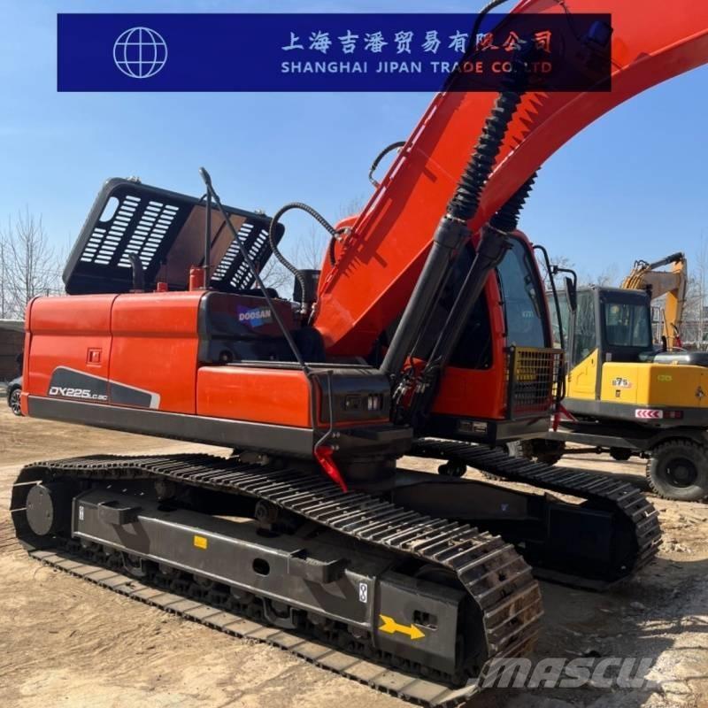 Doosan DX 225 Excavadoras sobre orugas