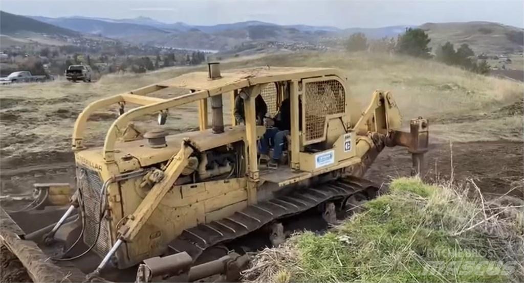 CAT D8H Buldozer sobre oruga