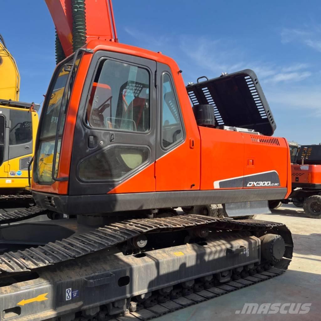 Doosan DX 300 Excavadoras sobre orugas
