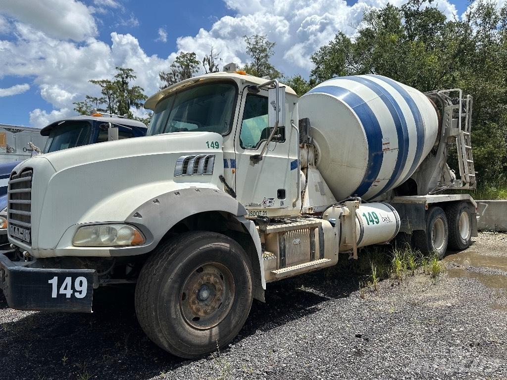 Mack GU 800 Otros camiones