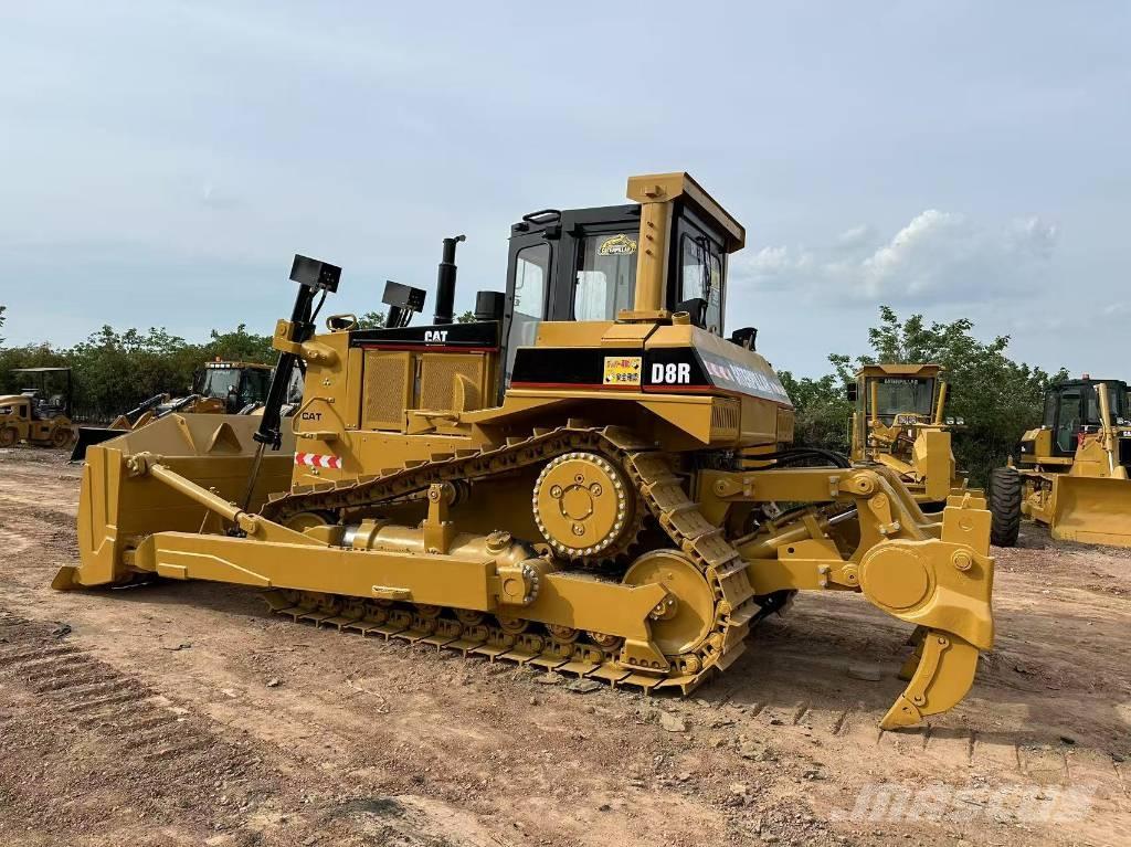 CAT D 8 R Buldozer sobre oruga