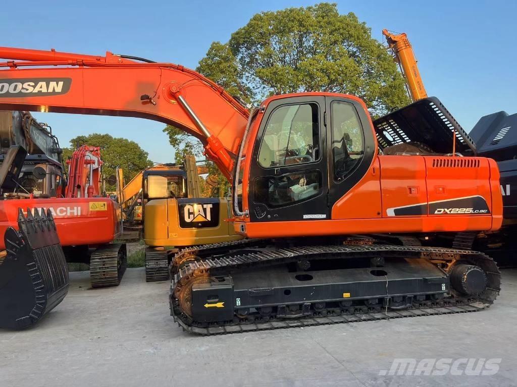 Doosan DX225LC-9C Excavadoras sobre orugas