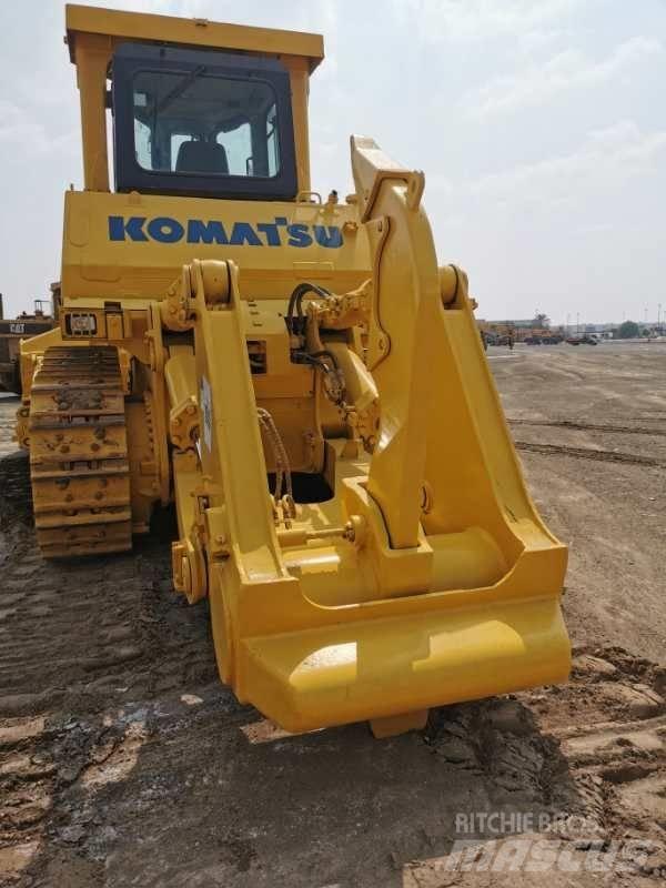 Komatsu D 375a Buldozer sobre oruga