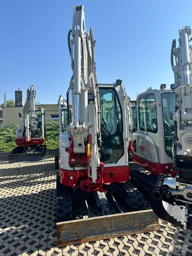 Takeuchi TB325R V1 Miniexcavadoras