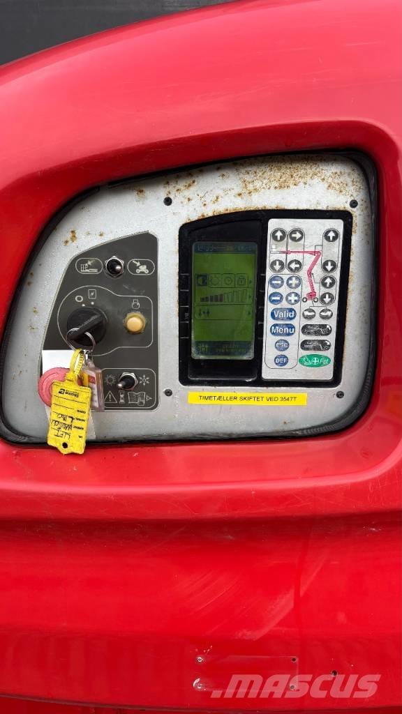 Manitou 180 ATJ Plataformas con brazo de elevación manual