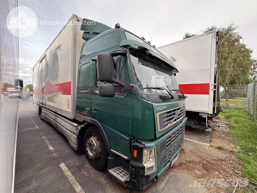 Volvo FM 9 300 Camiones con caja de remolque