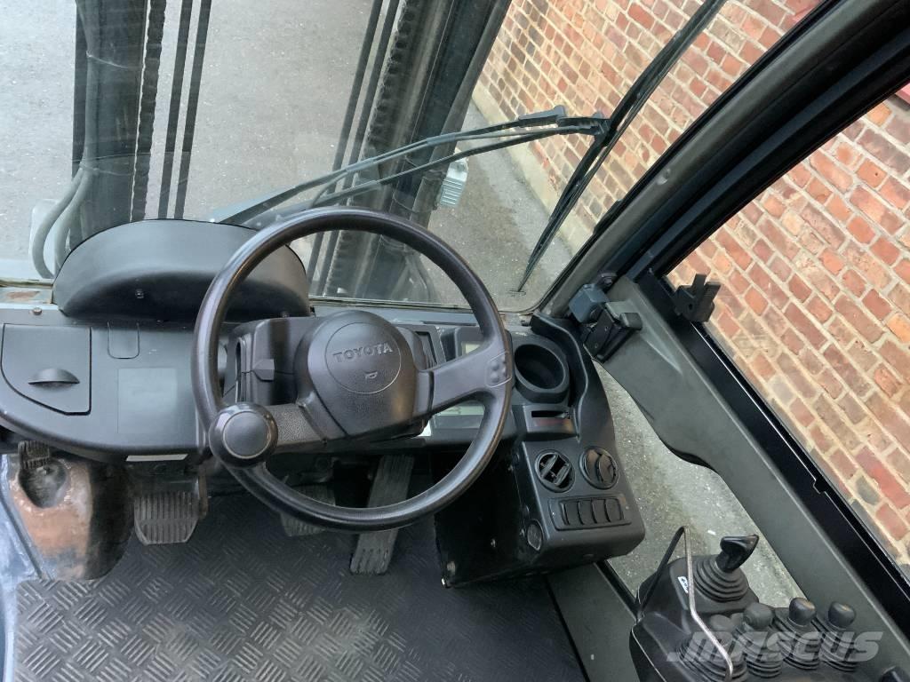 Toyota 02-8 FD F 30 Camiones diesel