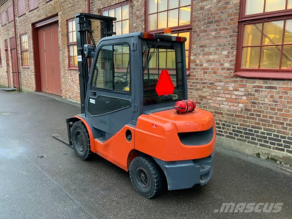 Toyota 02-8 FD F 30 Camiones diesel