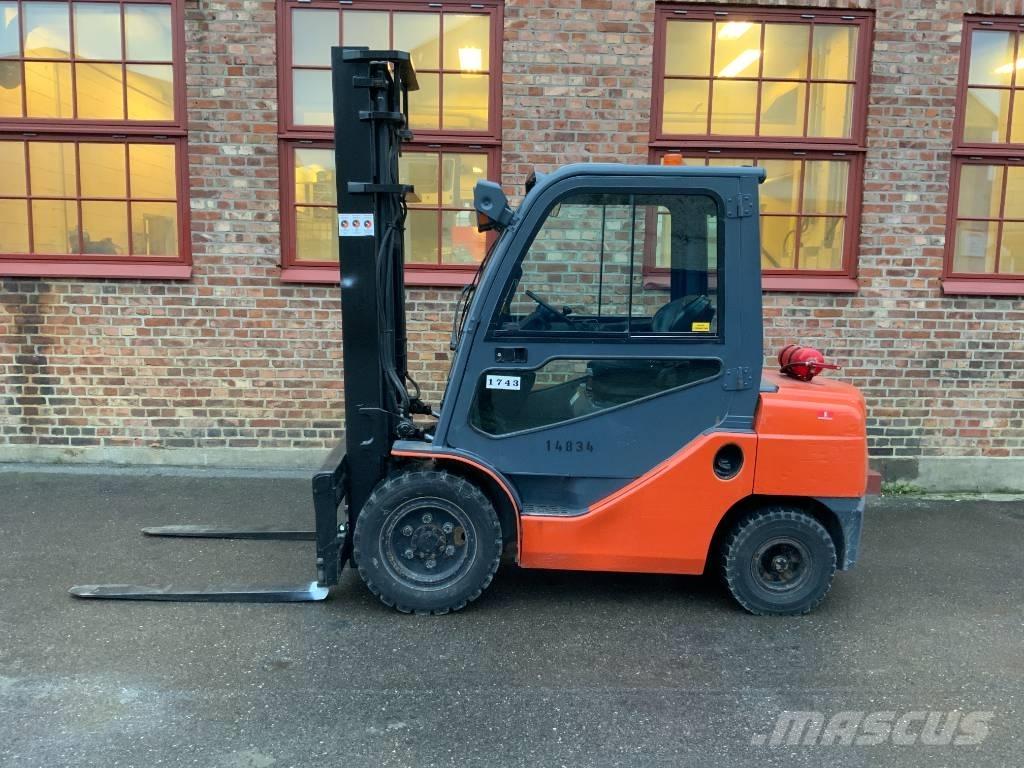 Toyota 02-8 FD F 30 Camiones diesel