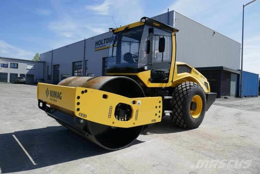 Bomag BW 213 D-5 Compactadoras de suelo