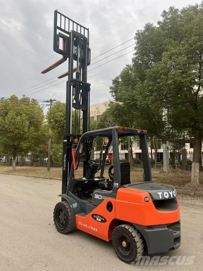 Toyota 3t Camiones diesel