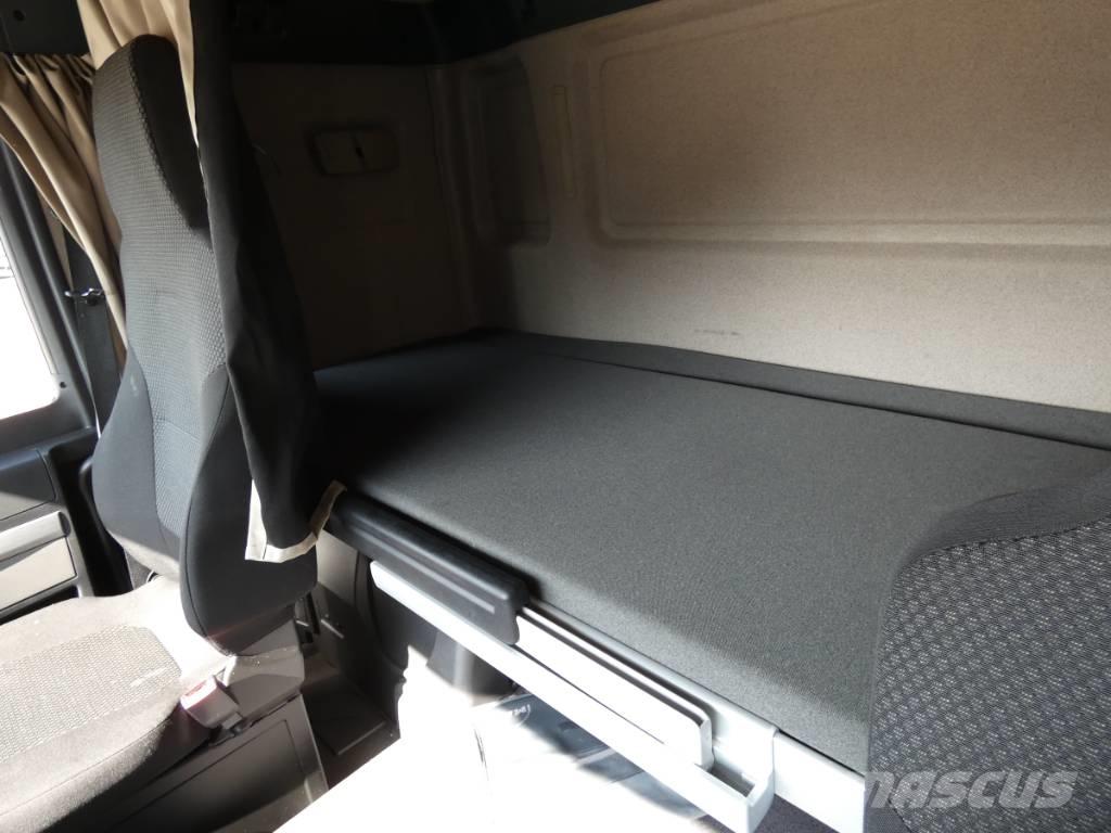 MAN TGL 12.220 BL Camiones con caja de remolque