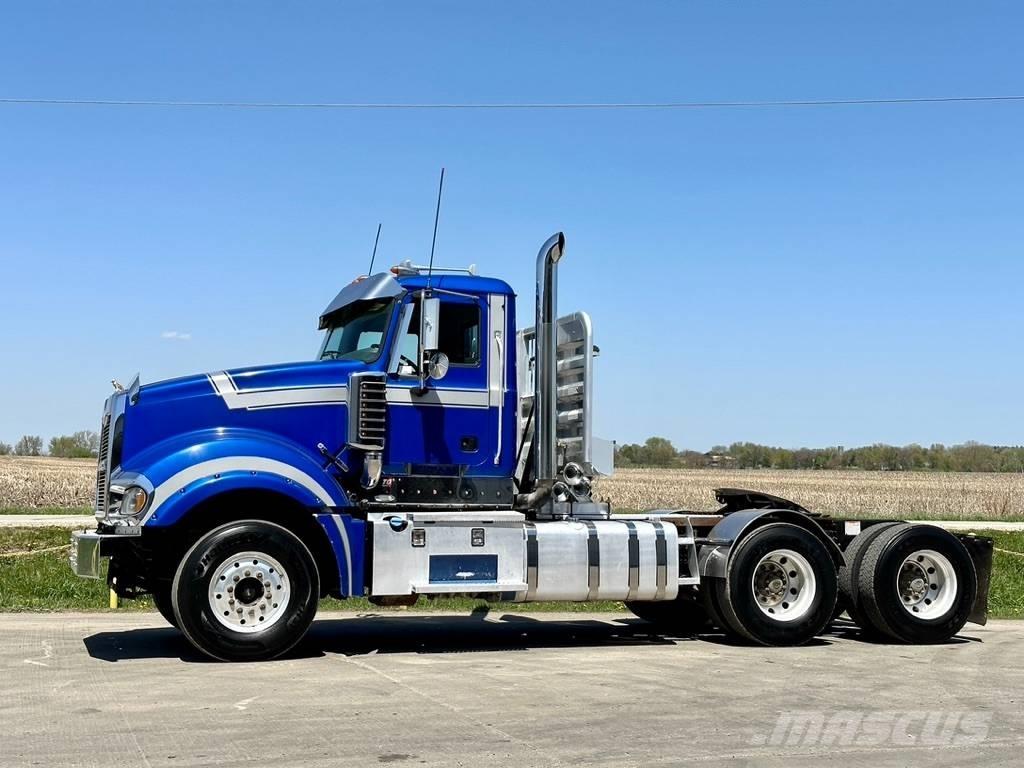 Mack Titan TD 713 Otros camiones