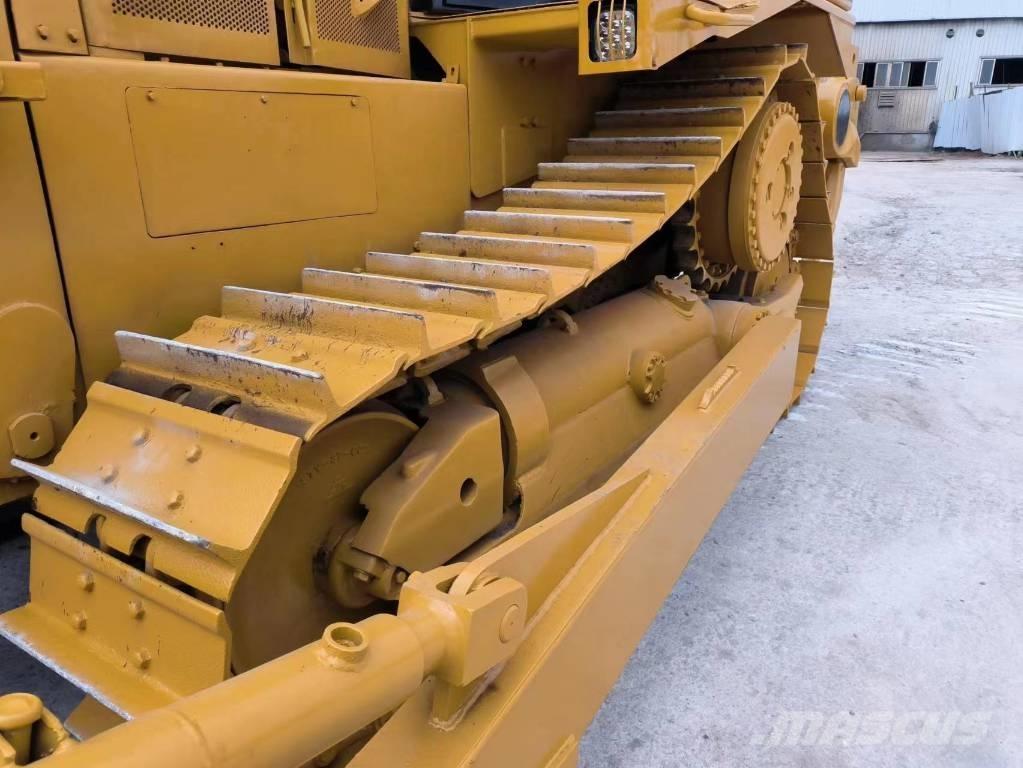 CAT D 8 R Buldozer sobre oruga