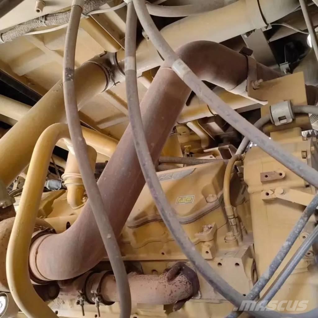 CAT 777 Camiones de volteo rigidos