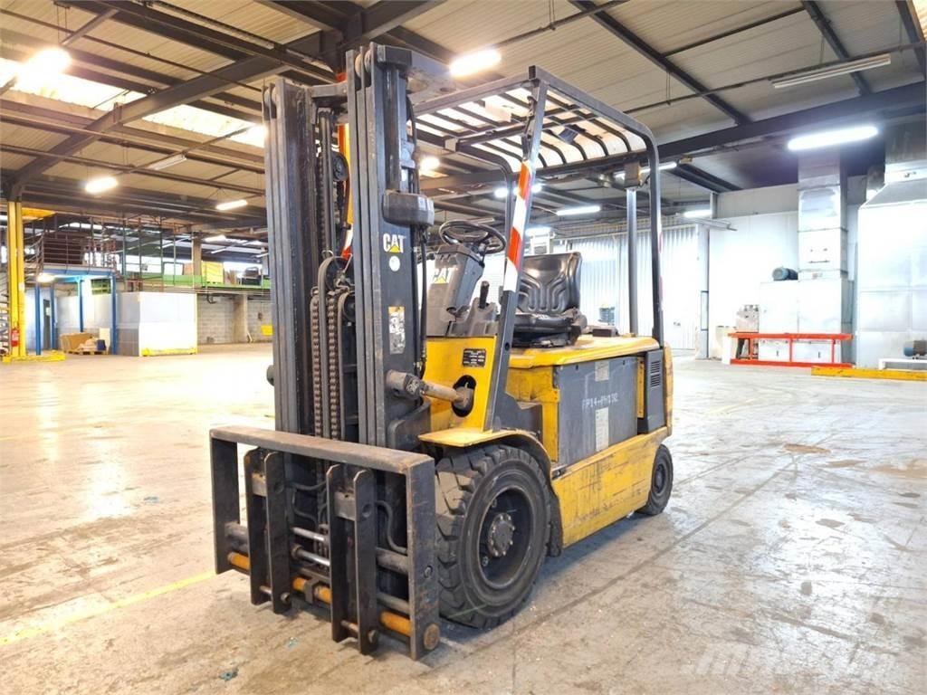 CAT EP30K-PAC Montacargas - otros
