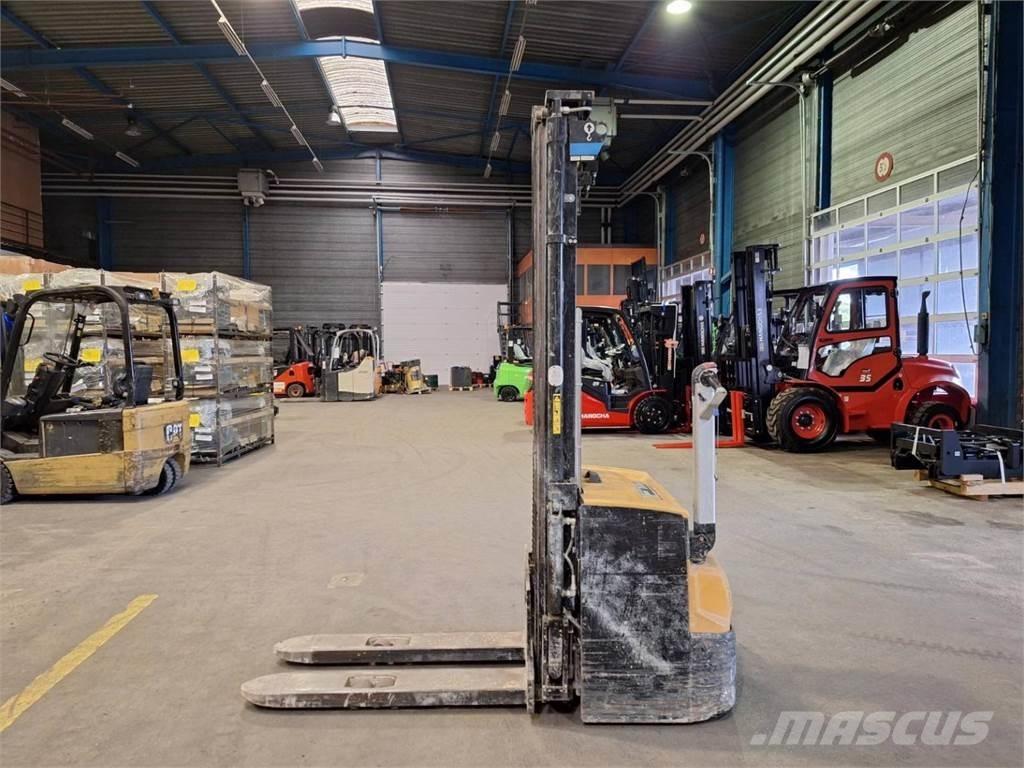 CAT NSP16N2 Montacargas manual