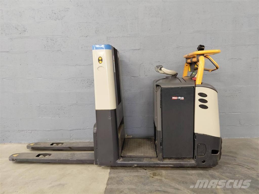 Crown GPC3045 Montacargas recogepedidos de media altura