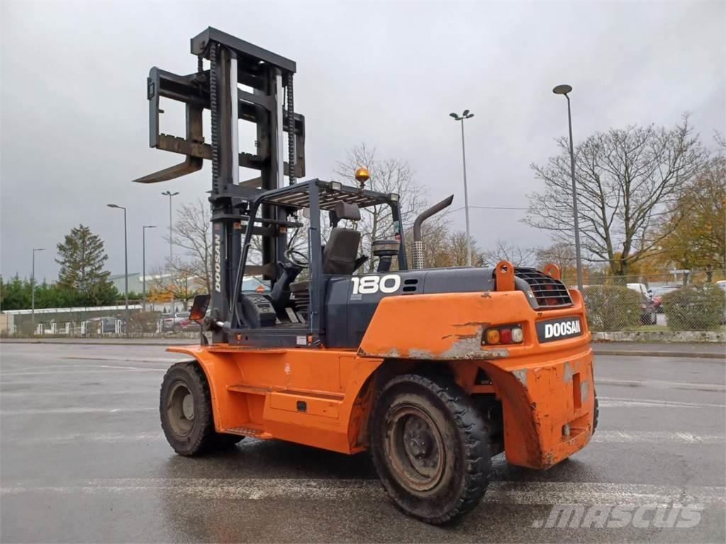 Doosan D1808-S Montacargas - otros